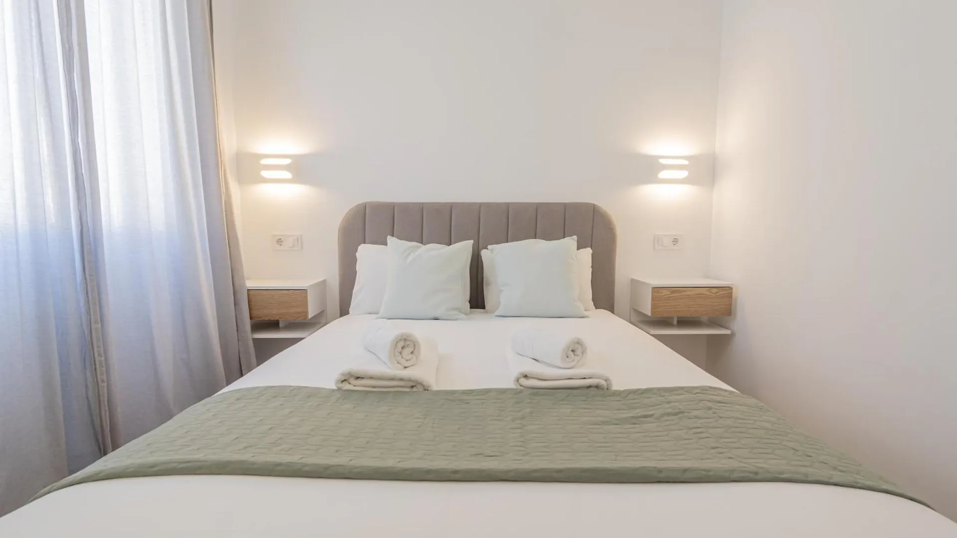 Stay U-Nique Apartments Alferez مالقة