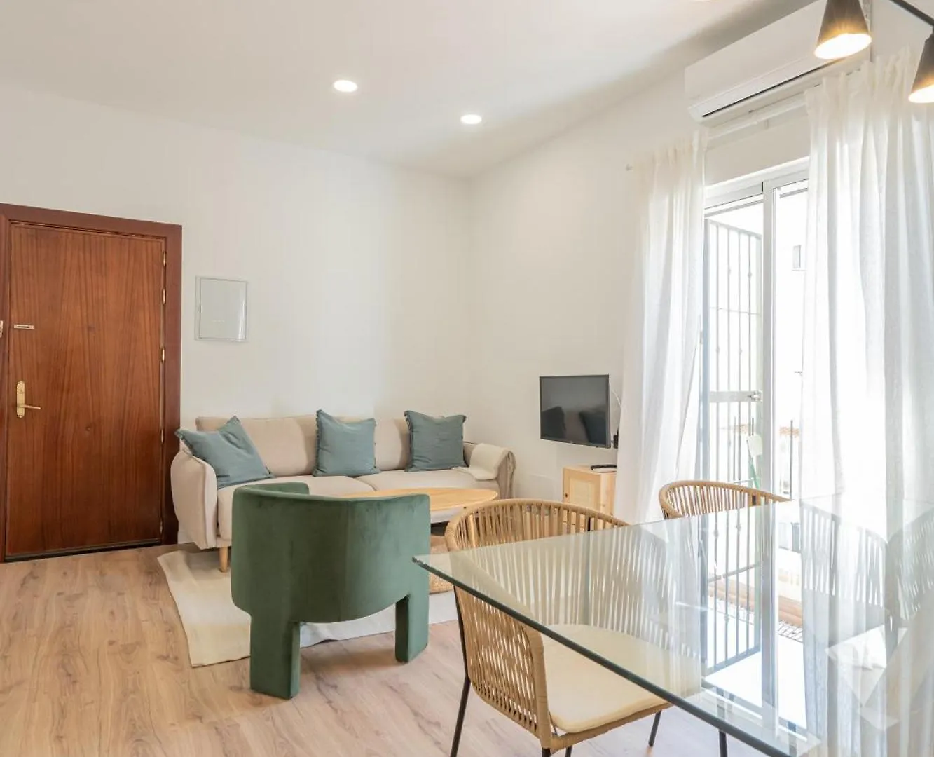 Stay U-Nique Apartments Alferez مالقة
